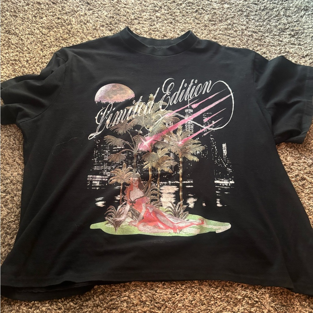 Boohoo Black Tee with Graphic Design